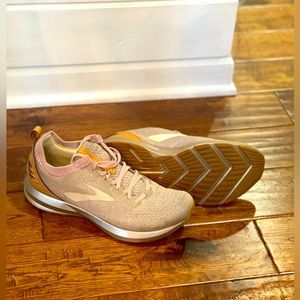 Brooks Levitate running shoe
